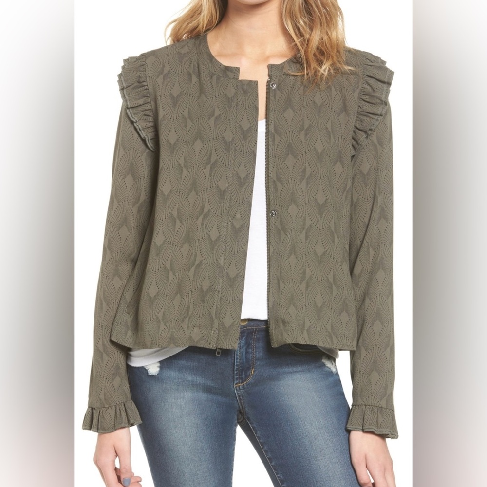 Hinge Seattle Olive Green Ruffle Shoulder Jacket Size Medium